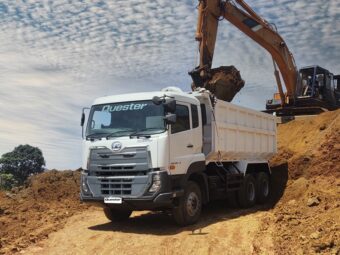 Tips Mengoperasikan Dump Truck yang Benar dan Aman