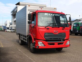 Berapa Kapasitas Truk Box? Digunakan untuk Apa Saja?