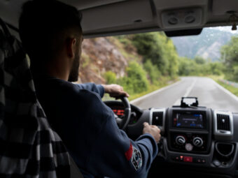 Truk Jangan Jadi Lane Hogger, Ada Sanksinya