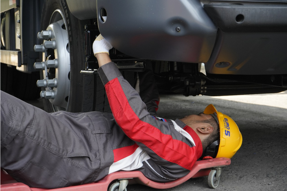 Pentingnya Servis Berkala Truk Demi Keamanan dan Kelancaran Bisnis