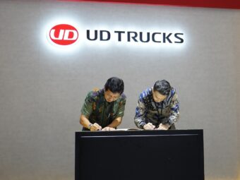 Astra UD Trucks dan Patra Logistik Menandatangani MoU Pemeliharaan Armada BBM di GIIAS 2025