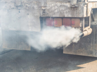 Mengenal Regulasi Emisi Kendaraan Niaga di Indonesia