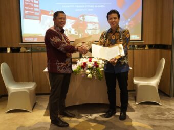 Astra UD Trucks dan Pertamina Patra Niaga Perkuat Keandalan Logistik Energi Nasional melalui Kemitraan Strategis Armada Niaga